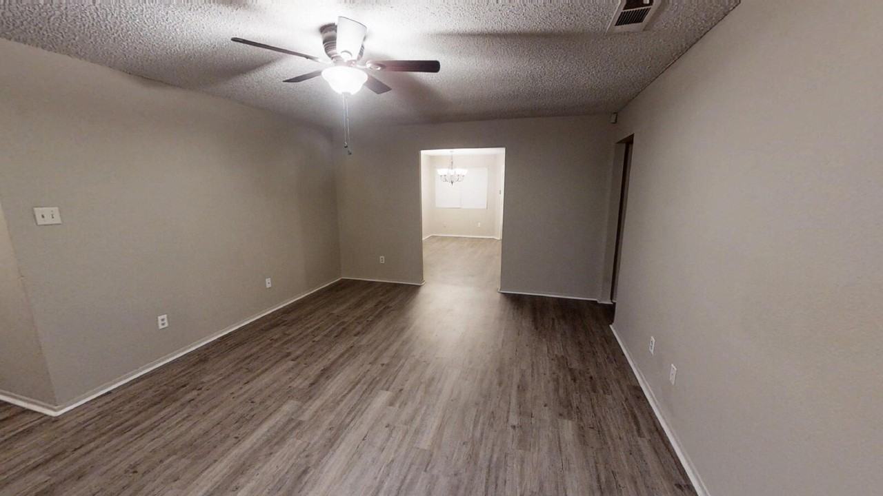 2302 Traverse Dr - Photo 3 of 22