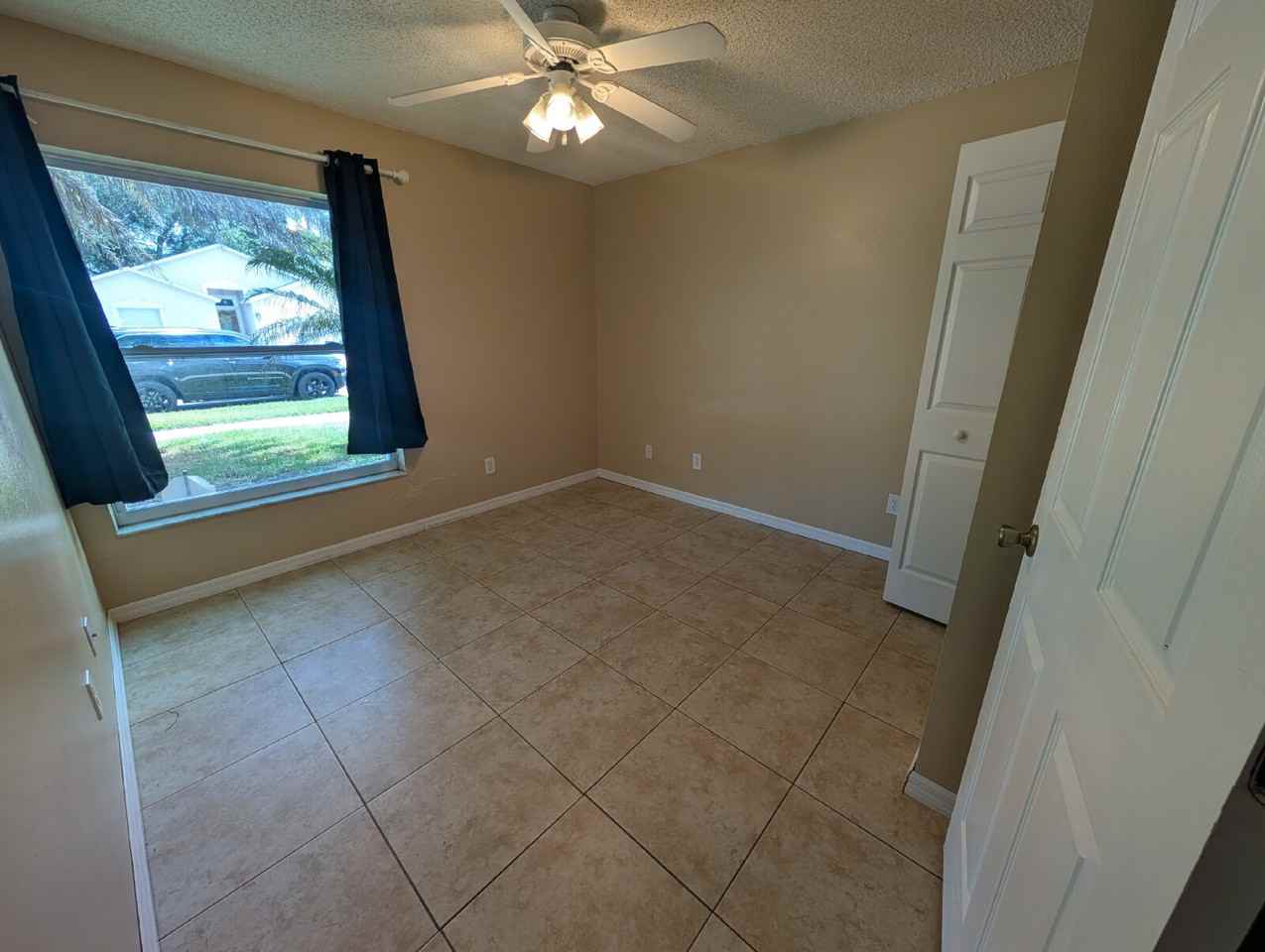 880 Villa Dr - Photo 6 of 15