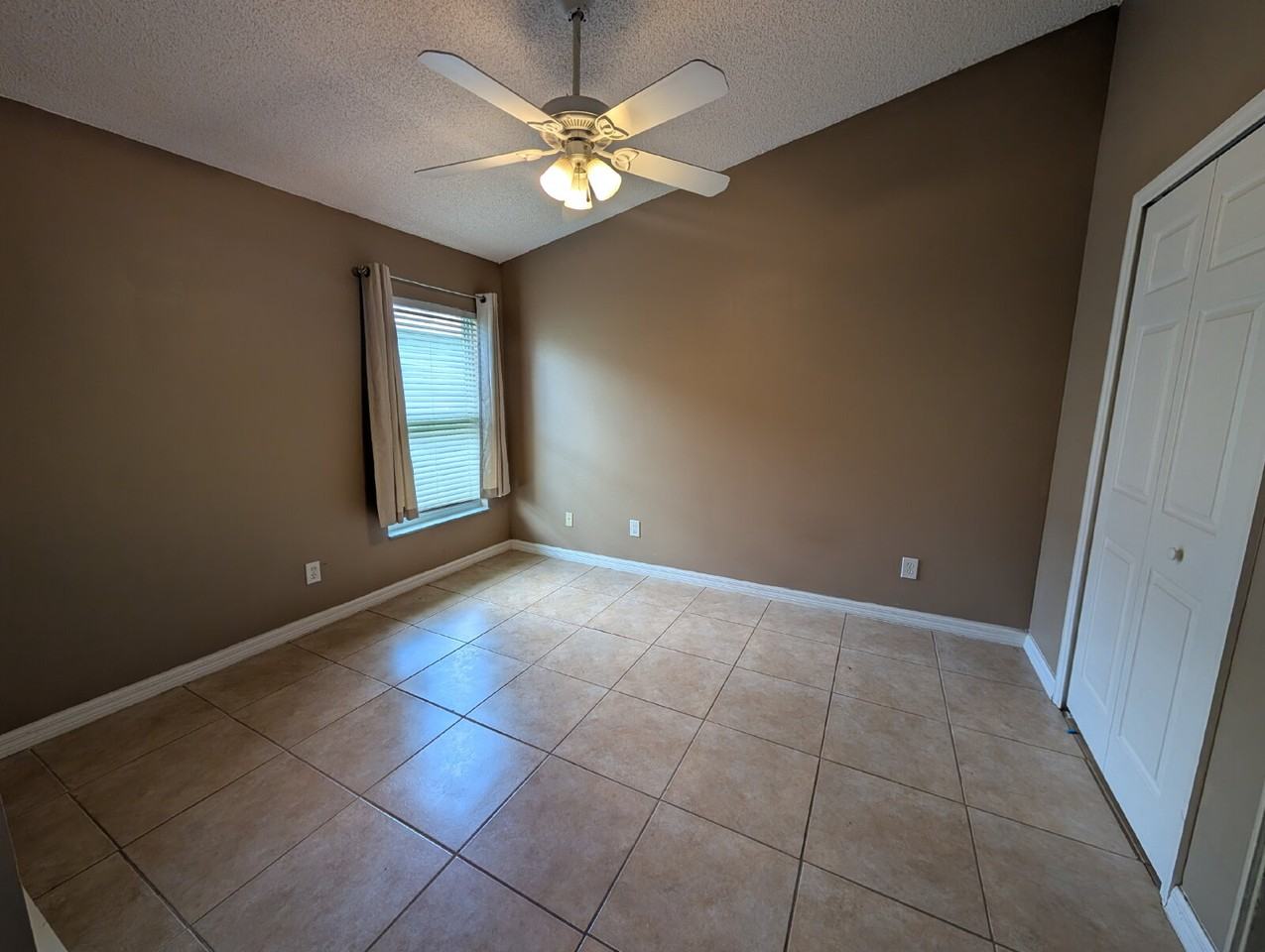 880 Villa Dr - Photo 7 of 15