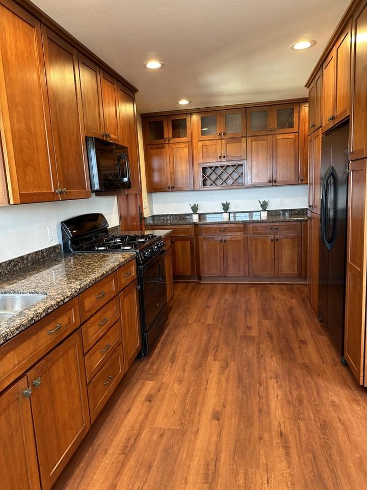 1851 262nd St - Photo 2 of 8