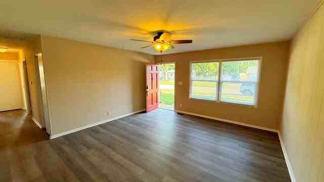 7535 E 35th St - Photo 3 of 18