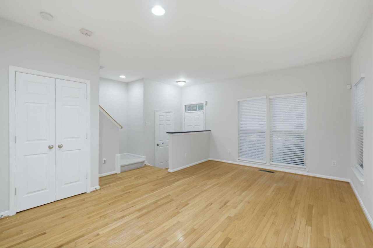45570 Trestle Ter - Photo 3 of 36