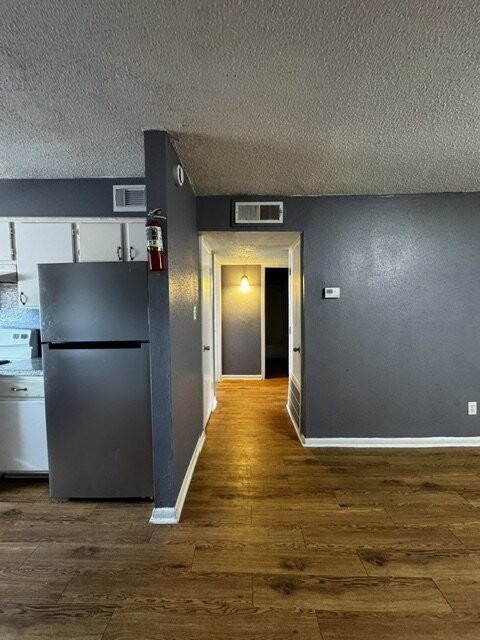 2311 71st St #206 - Photo 4 of 8