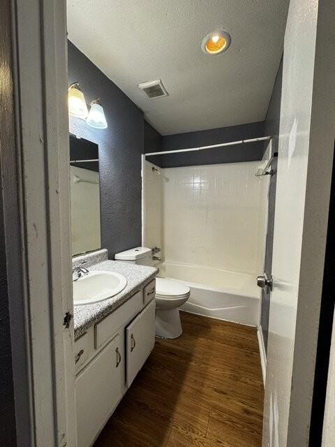 2311 71st St #206 - Photo 5 of 8