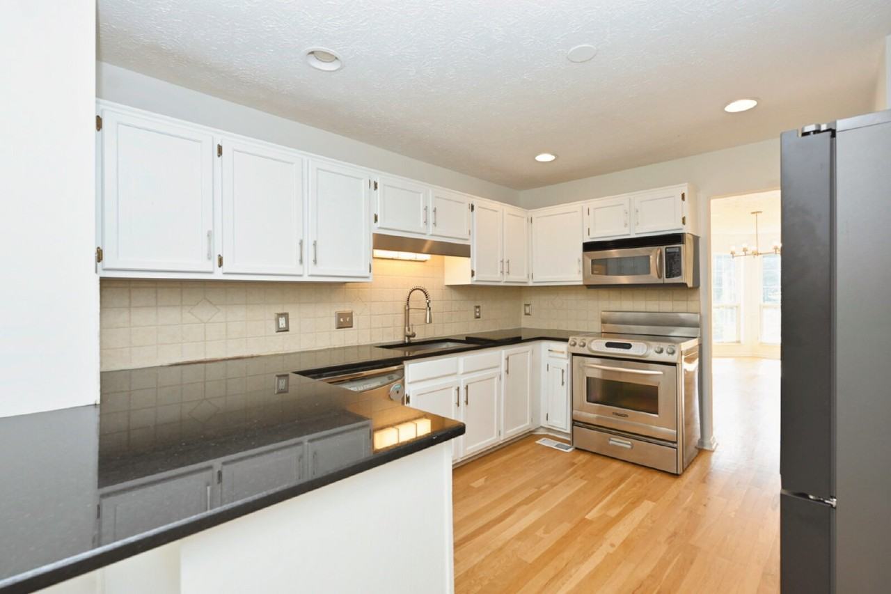 164 W Harbor - Photo 2 of 49