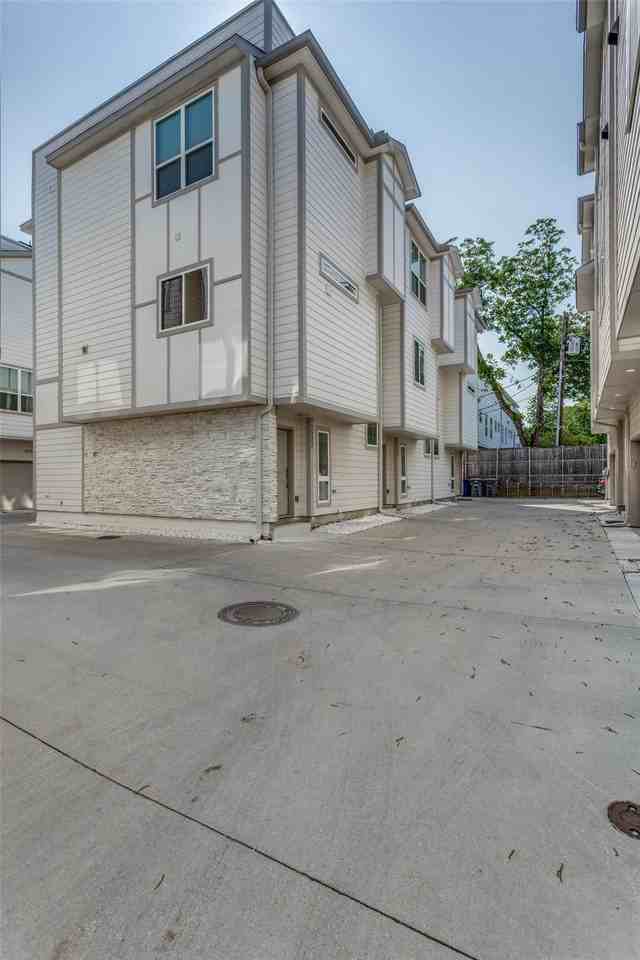 1932 Landon Ln - Photo 2 of 16