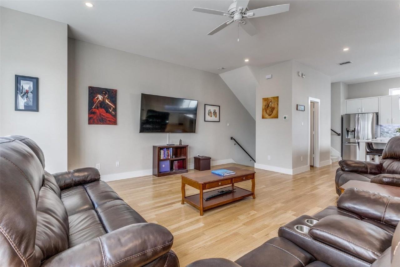 1932 Landon Ln - Photo 6 of 16