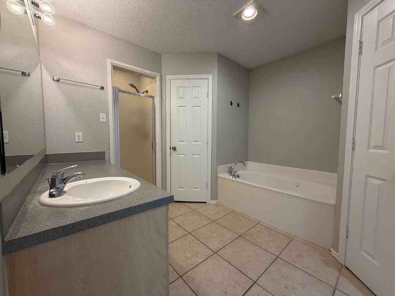 5903 10th St #3 - Photo 7 of 10