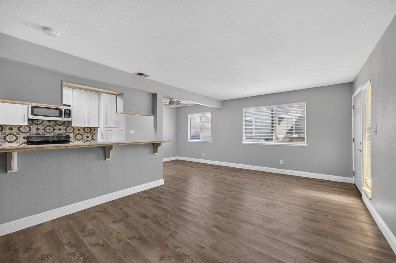 6252 Cavan Dr #3 - Photo 7 of 30
