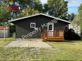 featured image of 301 1/2 Woodland Ave