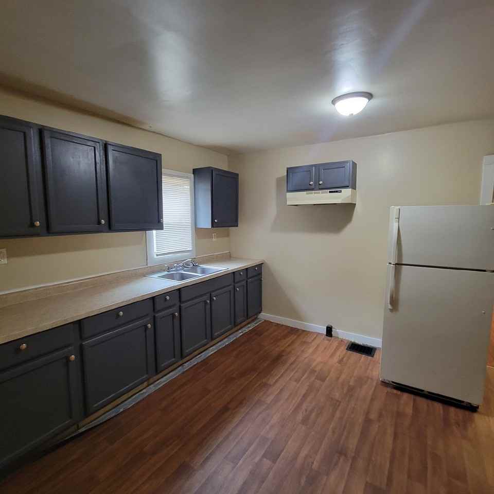 1332 Lee St - Photo 7 of 7