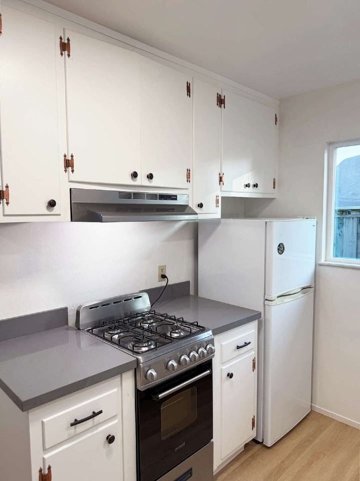 152 Andrieux St - Photo 4 of 19