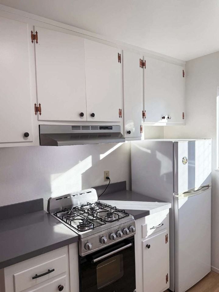 152 Andrieux St - Photo 6 of 19