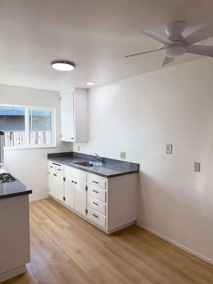 152 Andrieux St - Photo 7 of 19