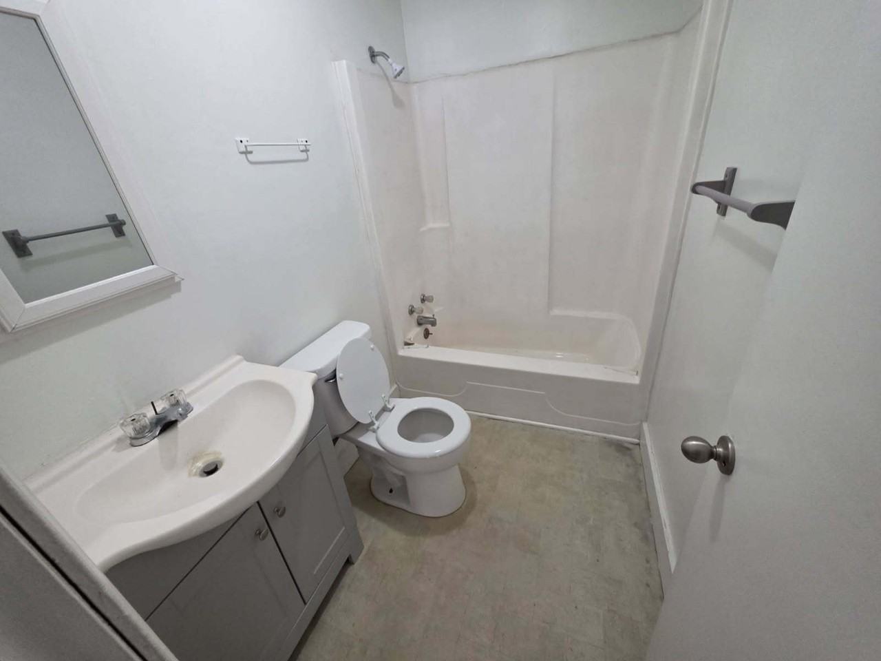 635 Graham Dr #LW - Photo 6 of 7