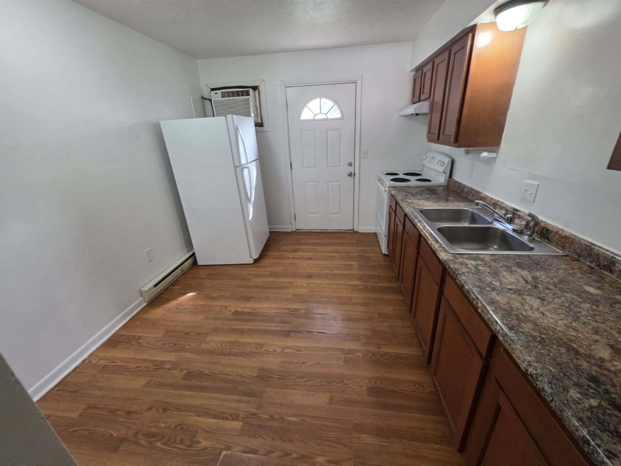 635 Graham Dr #LW - Photo 7 of 7