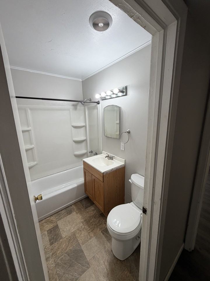 742 N University Blvd #2 - Photo 4 of 14