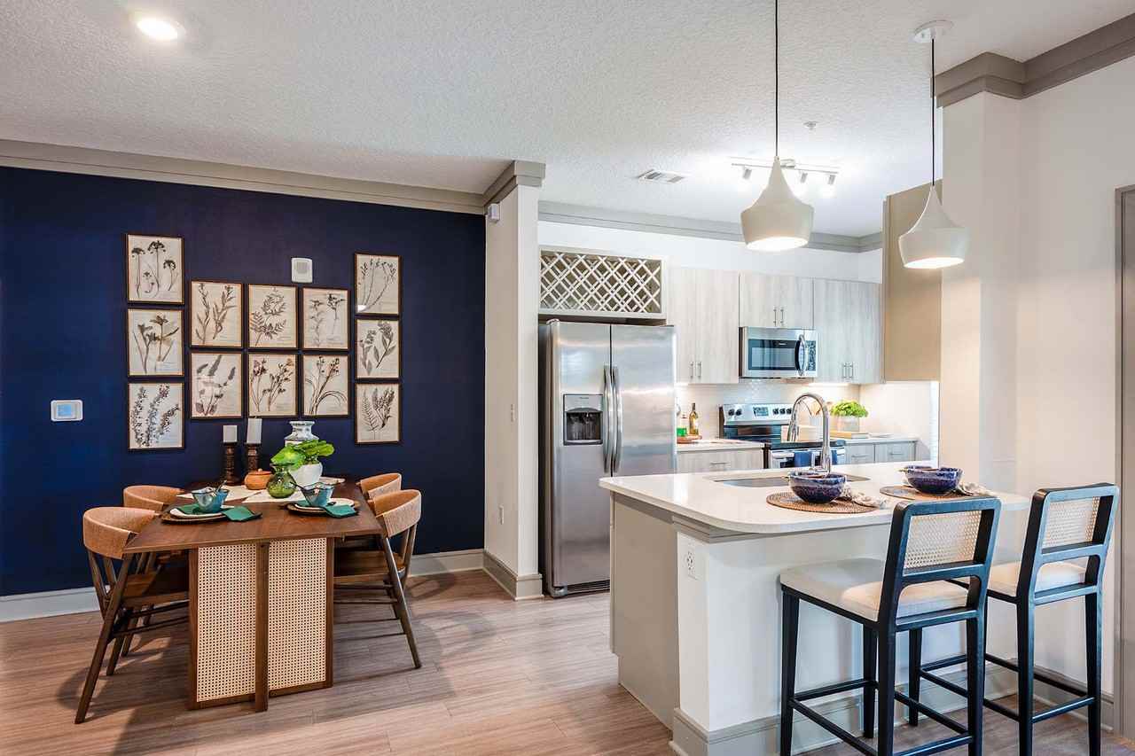 Botanic Waterside Apartments at Lakewood Ranch - Photo 4 of 56