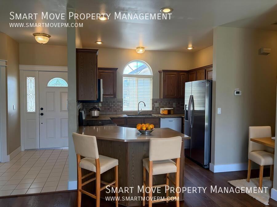 682 W Criterion St - Photo 7 of 32