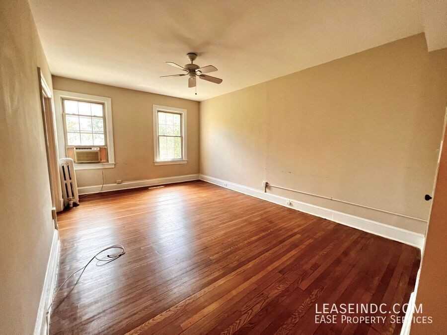 5402 Connecticut Ave Nw #401 - Photo 4 of 17