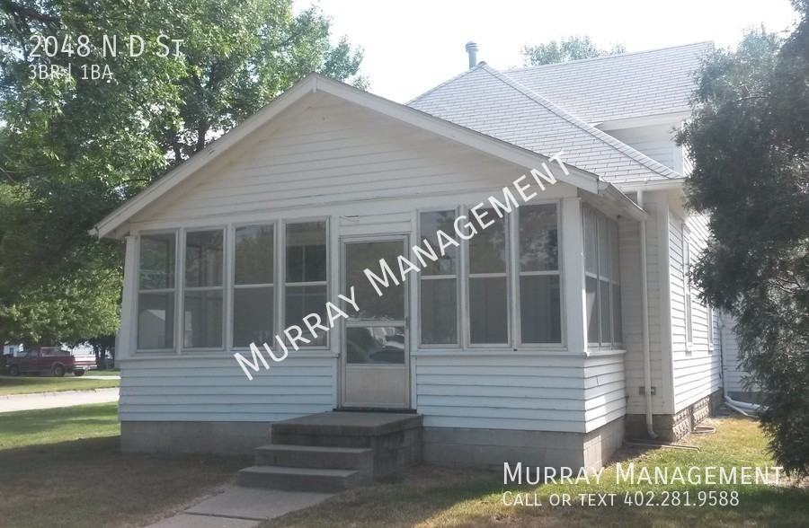 2048 N D St - Photo 3 of 18