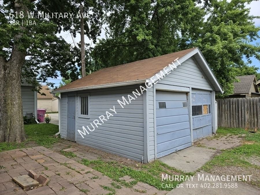 618 W Military Ave - Photo 5 of 29