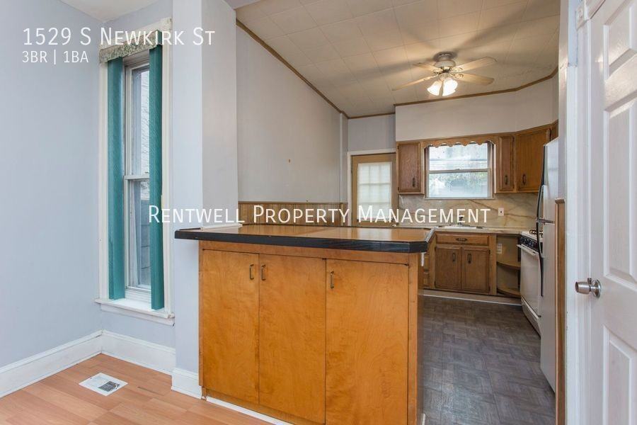 1529 S Newkirk St - Photo 5 of 15