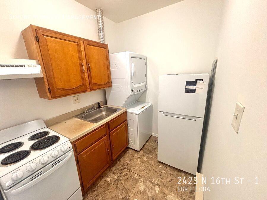 2423 N 16th St #1 - Photo 6 of 11