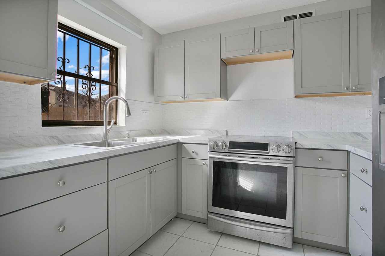 1914 Honour Rd #2 - Photo 6 of 12