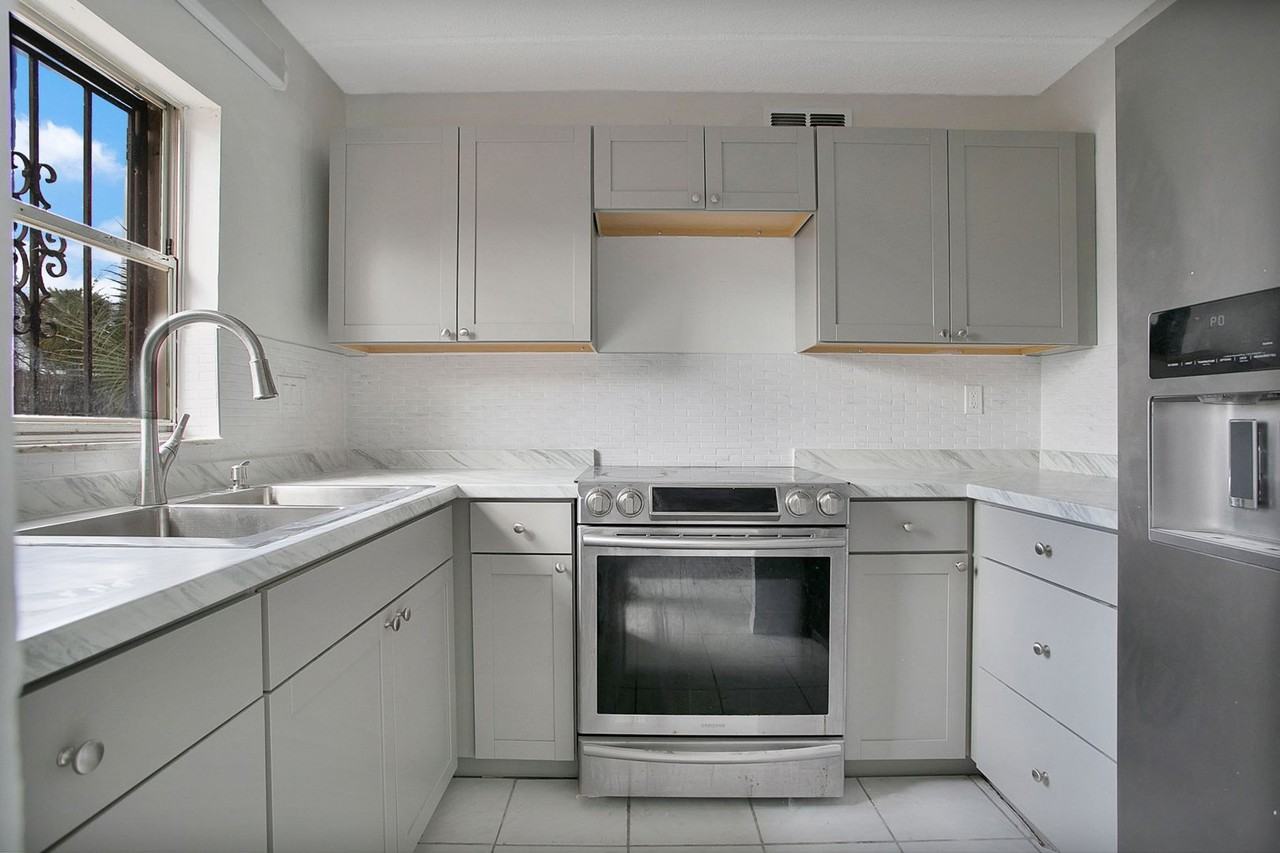 1914 Honour Rd #2 - Photo 7 of 12