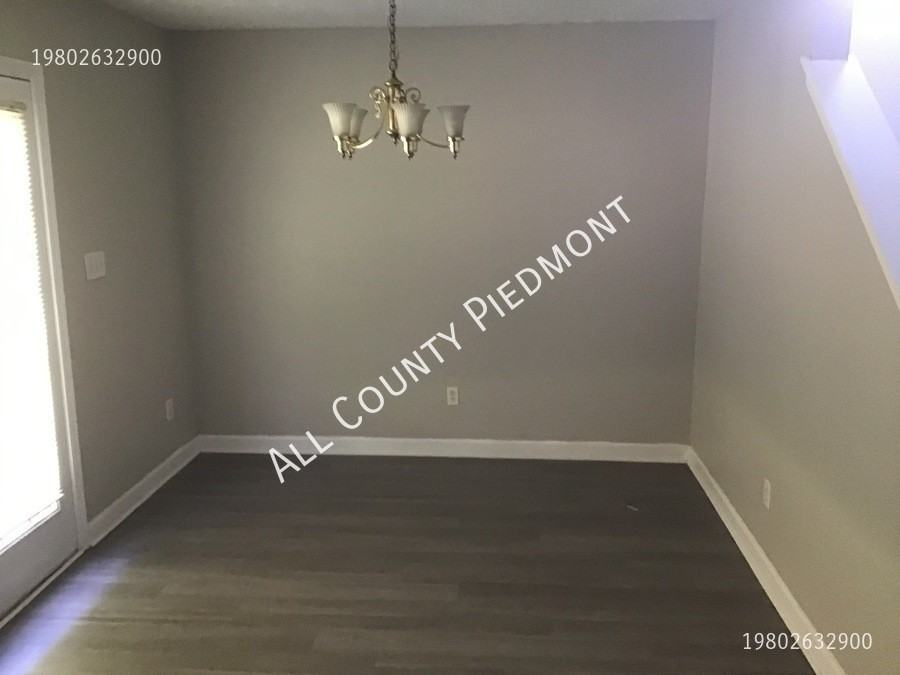 1936 8th St Se - Photo 3 of 14