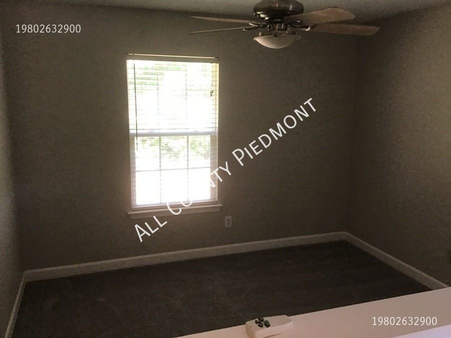 1936 8th St Se - Photo 5 of 14