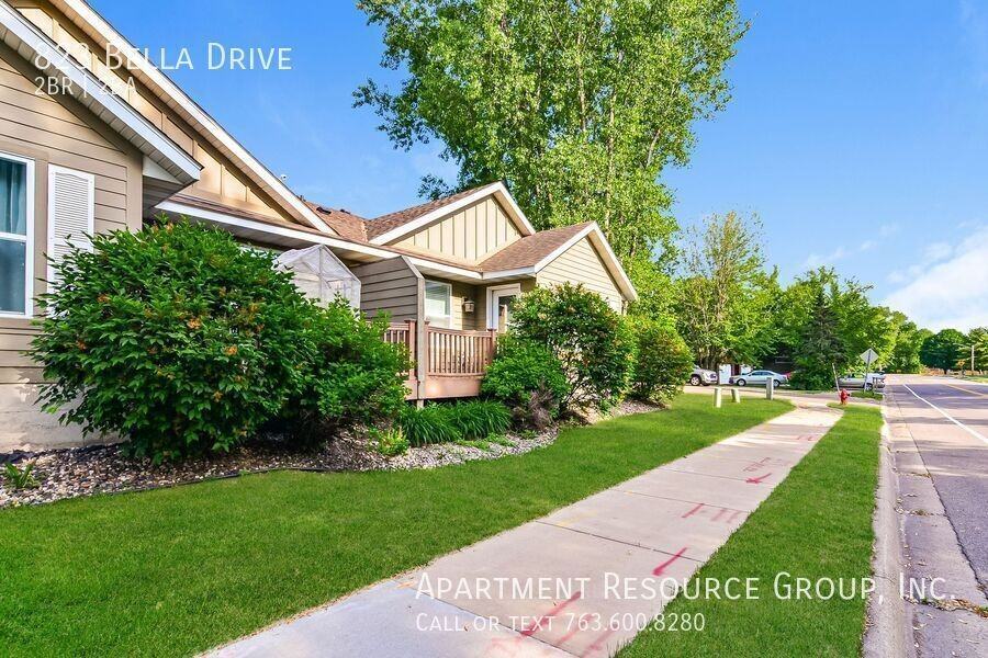 823 Bella Dr - Photo 2 of 16