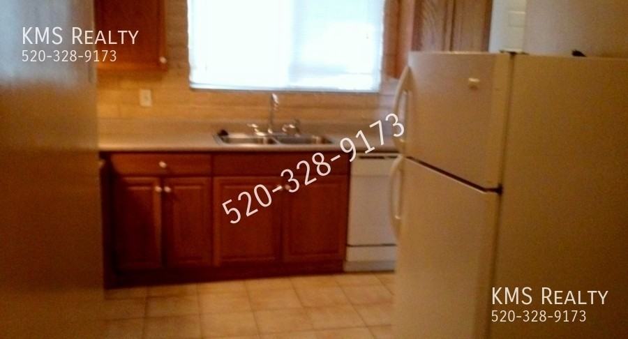 1866 W Caravelle Rd - Photo 3 of 14