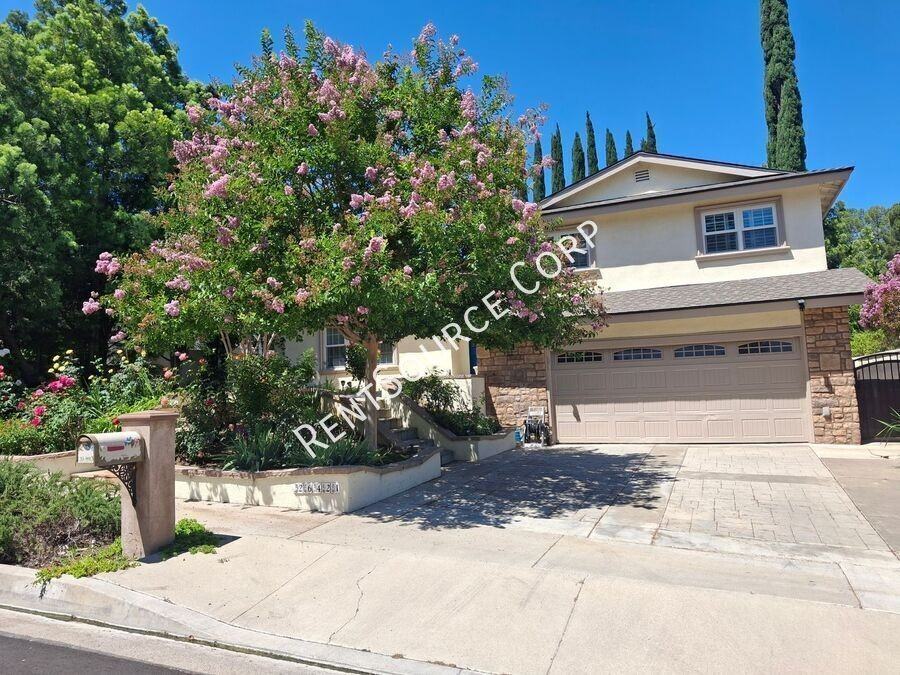 26421 Torreypines Dr - Photo 2 of 40