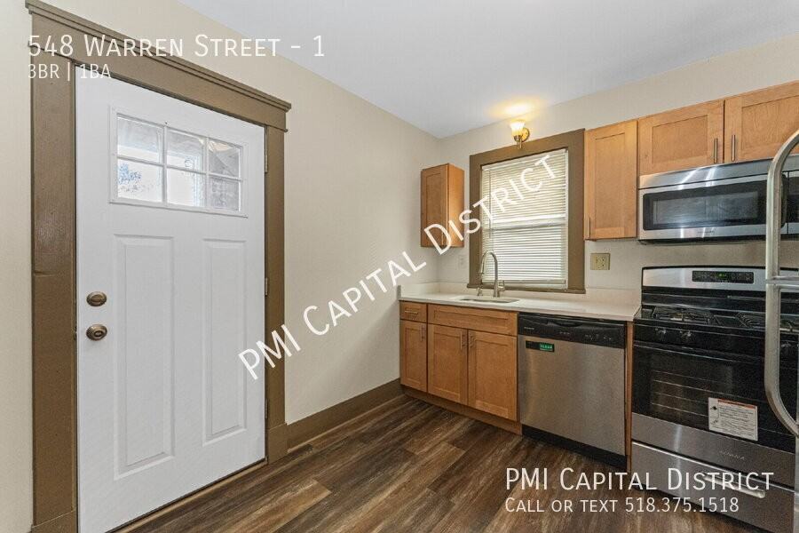 548 Warren St #1 - Photo 3 of 30