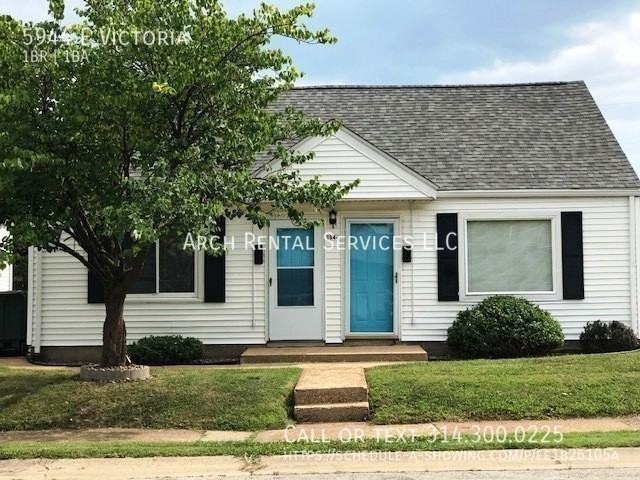 5944 Victoria Ave - Photo 2 of 11