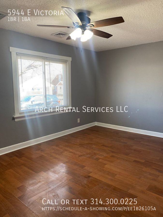 5944 Victoria Ave - Photo 3 of 11