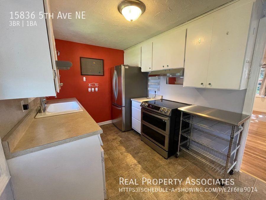 15836 5th Ave Ne - Photo 3 of 20