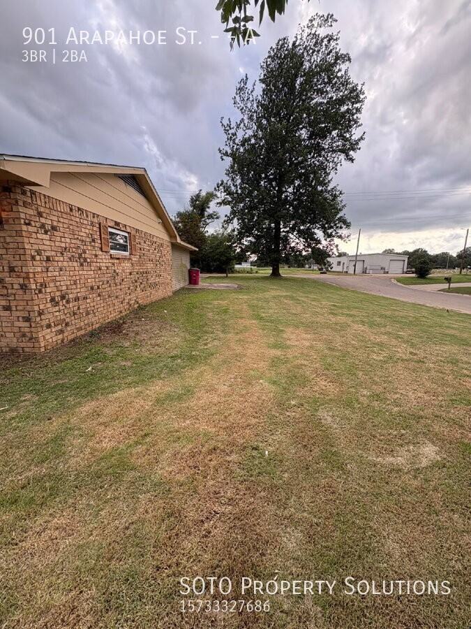 901 Arapahoe St #A - Photo 2 of 28