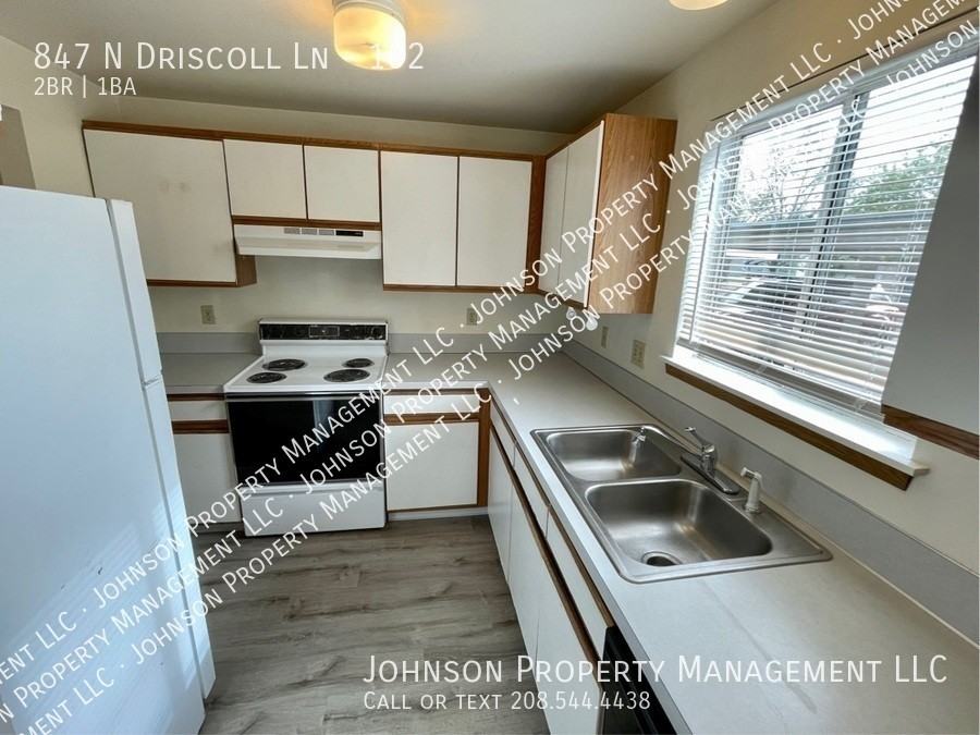 847 N Driscoll Ln #102 - Photo 2 of 13