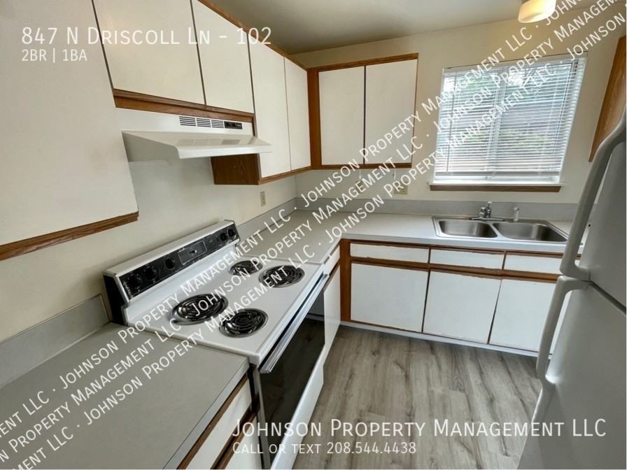 847 N Driscoll Ln #102 - Photo 4 of 13
