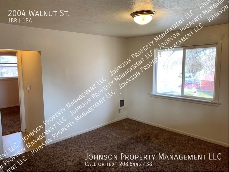 2004 Walnut St - Photo 7 of 14