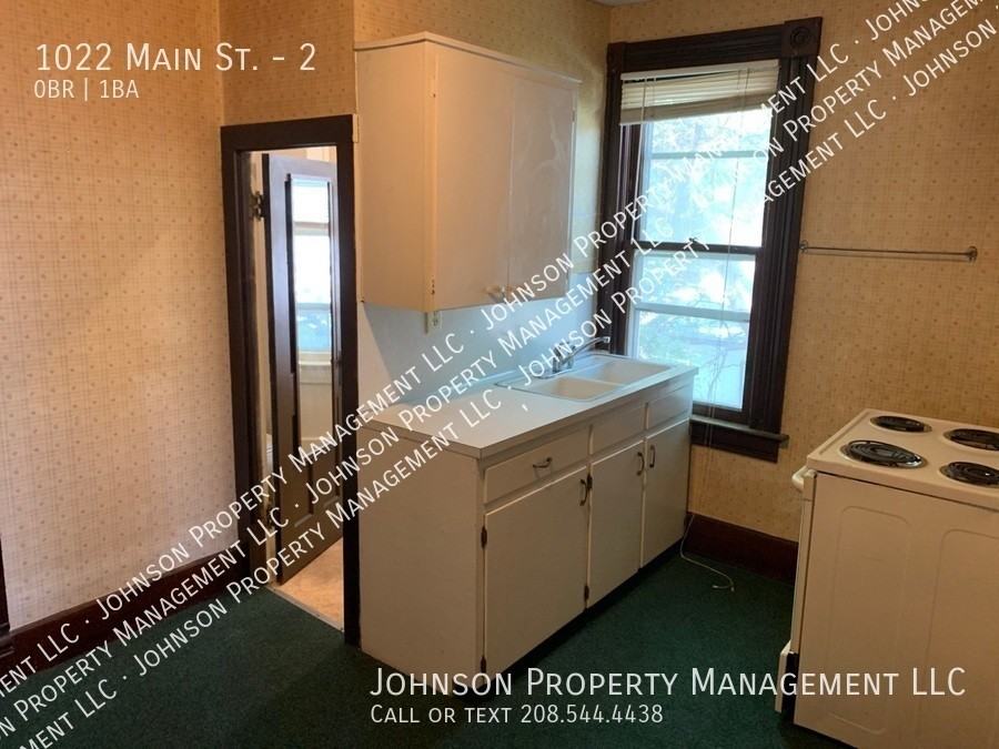 1022 Main St #2 - Photo 2 of 15