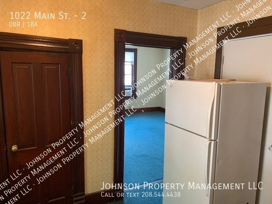 1022 Main St #2 - Photo 4 of 15