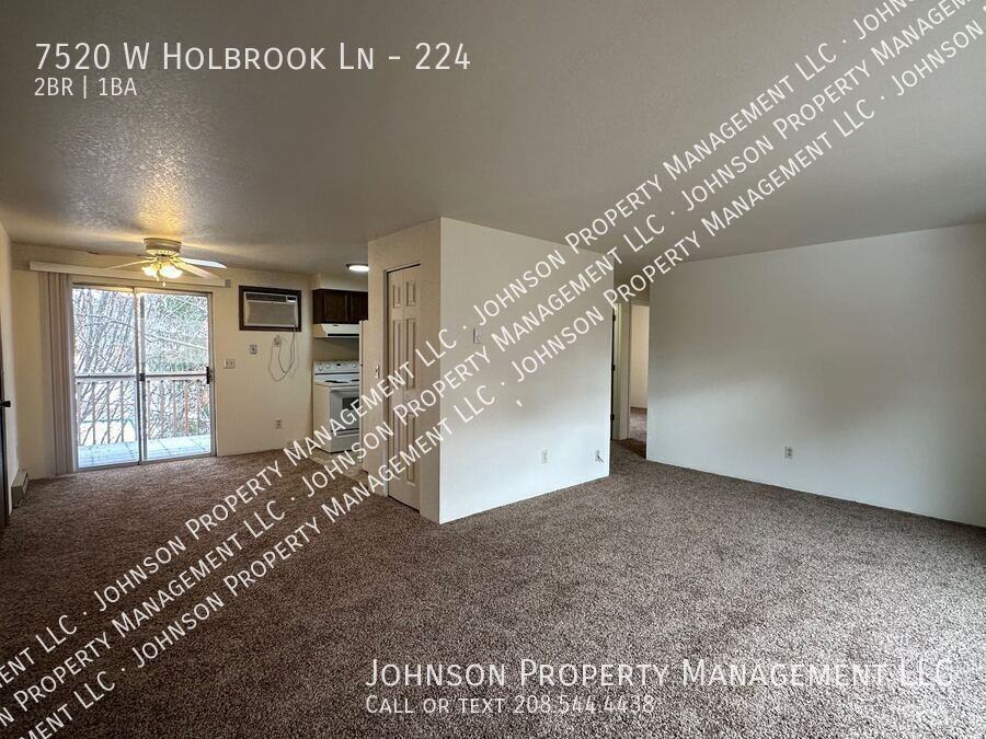 7520 W Holbrook Ln #224 - Photo 5 of 12