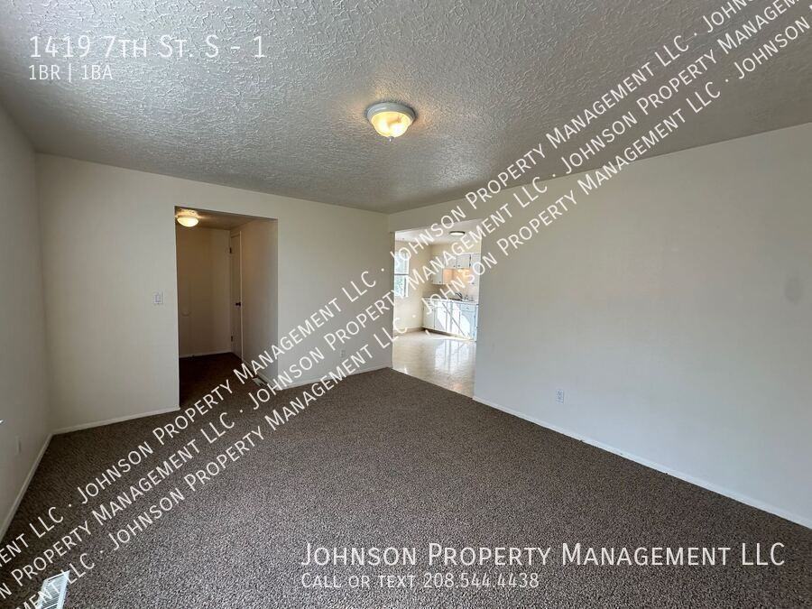 1419 7th St S #1 - Photo 7 of 17