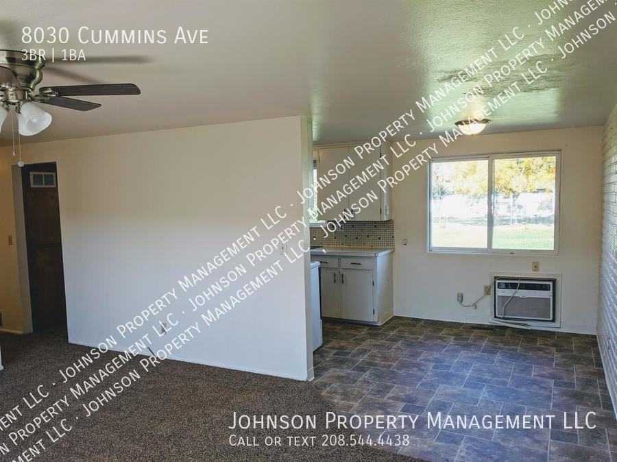 8030 W Cummins Ave - Photo 5 of 14