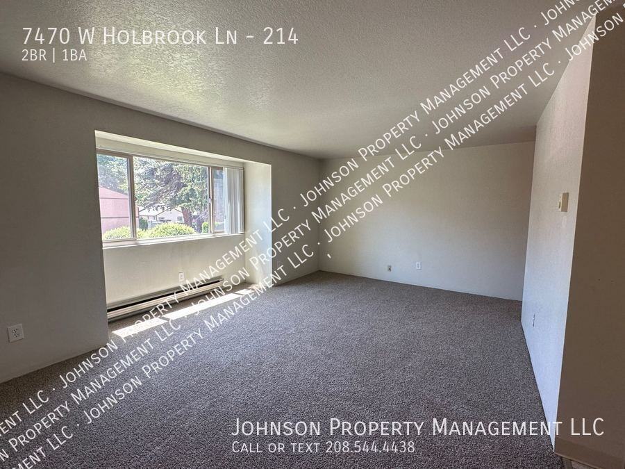 7470 W Holbrook Ln #214 - Photo 5 of 11