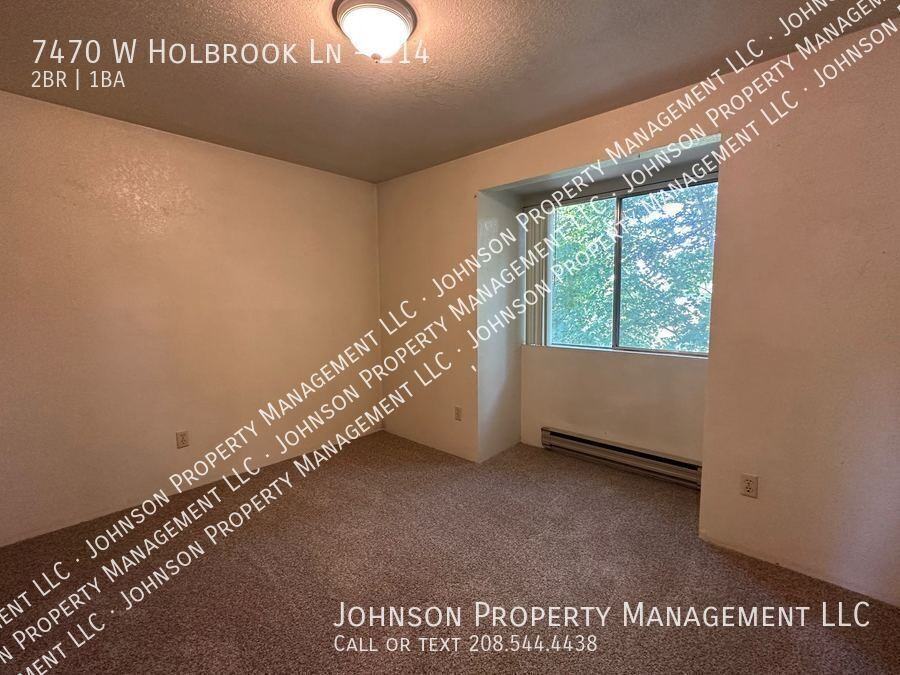 7470 W Holbrook Ln #214 - Photo 6 of 11
